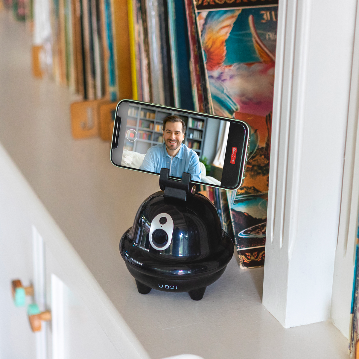 U BOT Black - Camera bot with smart facial recognition – U Speakers